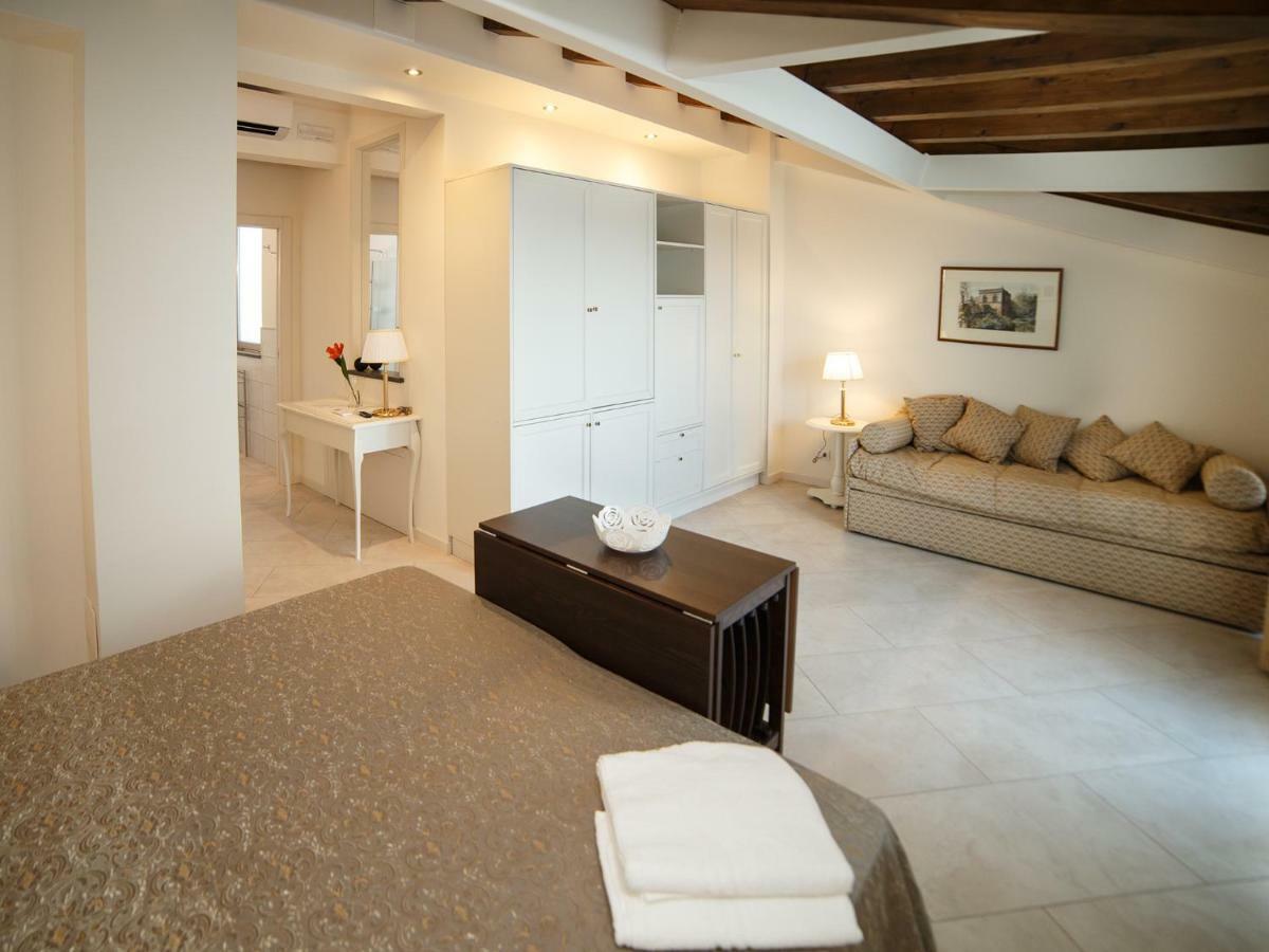 Апартаменты Marina Di Savoca Санта-Тереза-ди-Рива Экстерьер фото