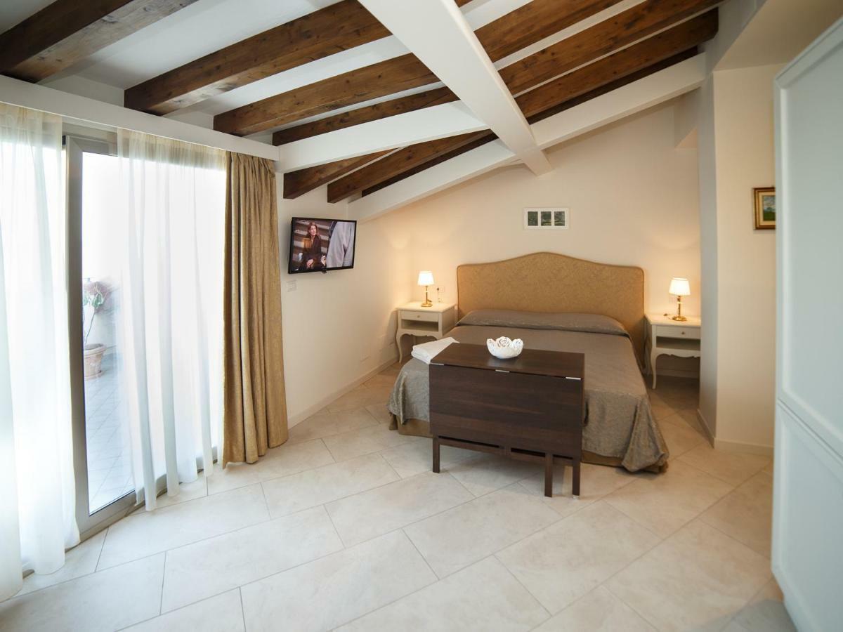 Апартаменты Marina Di Savoca Санта-Тереза-ди-Рива Экстерьер фото