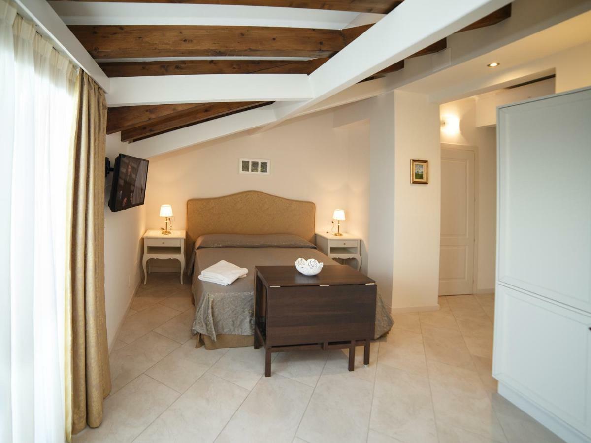 Апартаменты Marina Di Savoca Санта-Тереза-ди-Рива Экстерьер фото