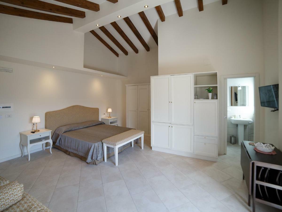 Апартаменты Marina Di Savoca Санта-Тереза-ди-Рива Экстерьер фото