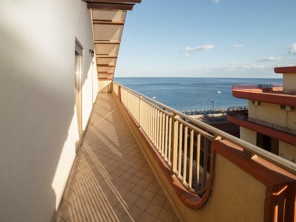 Апартаменты Marina Di Savoca Санта-Тереза-ди-Рива Экстерьер фото