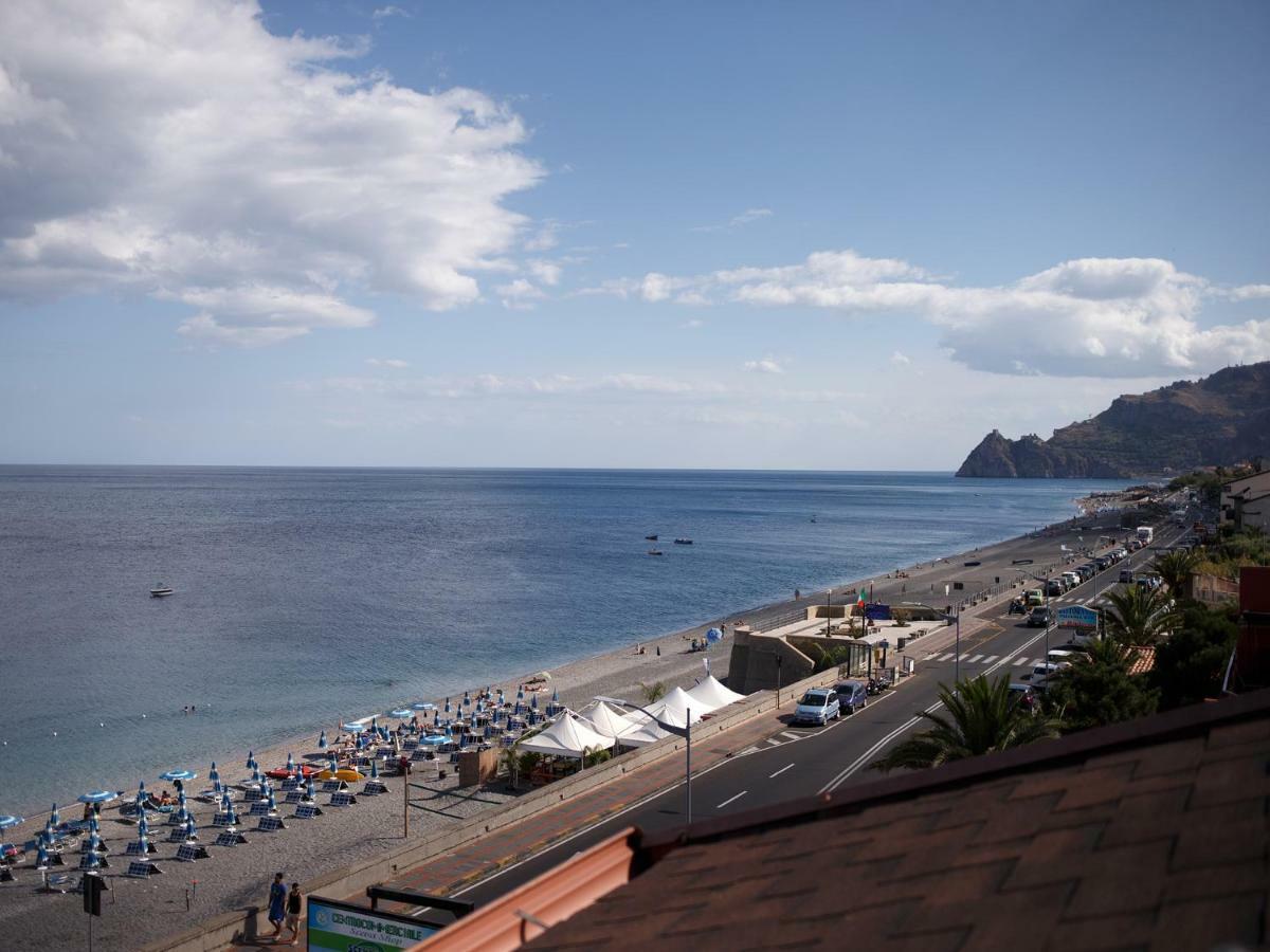 Апартаменты Marina Di Savoca Санта-Тереза-ди-Рива Экстерьер фото
